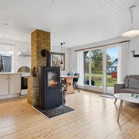 Vakantiehuis 2 Bedroom Amazing In Hemmet
