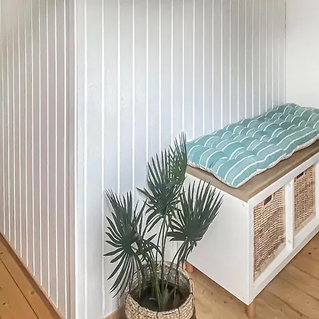 2 Bedroom Amazing In Holiday home