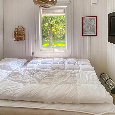 2 Bedroom Amazing In Feriehus Hemmet