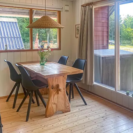 2 Bedroom Amazing In Сasa de vacaciones